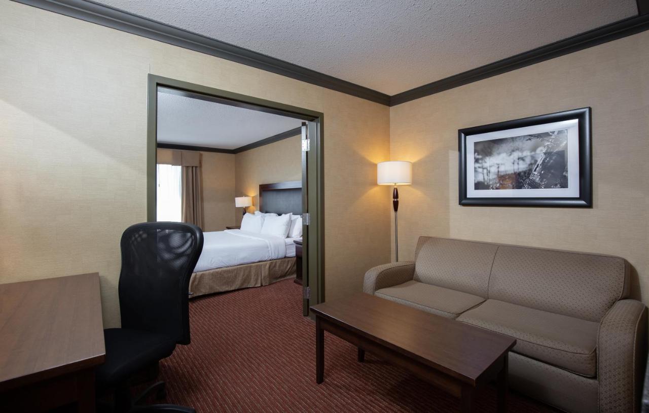 Pomeroy Hotel Fort St. John Buitenkant foto